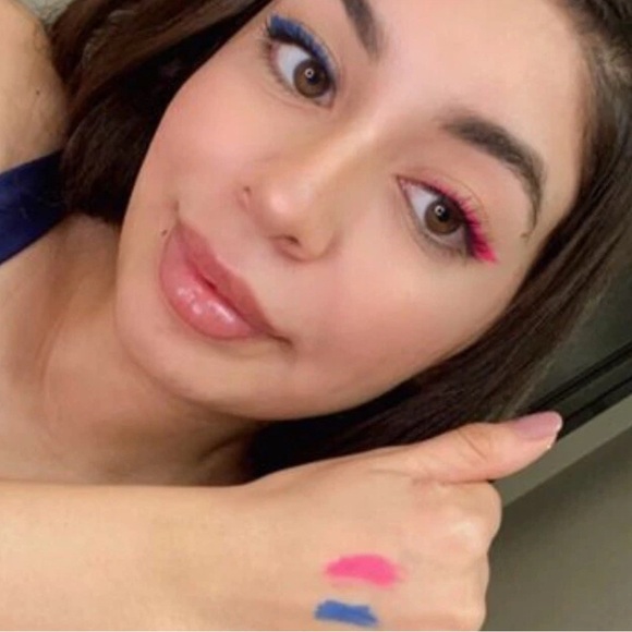 New/Sealed Illuminati Gel Paint Eyeliner Set in Electric Pink & Electric Blue - Picture 4 of 12